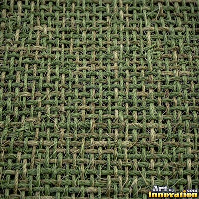 Close coarse burlap weave in ivory with loose fibers