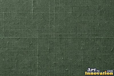 Close coarse burlap weave in ivory with loose fibers